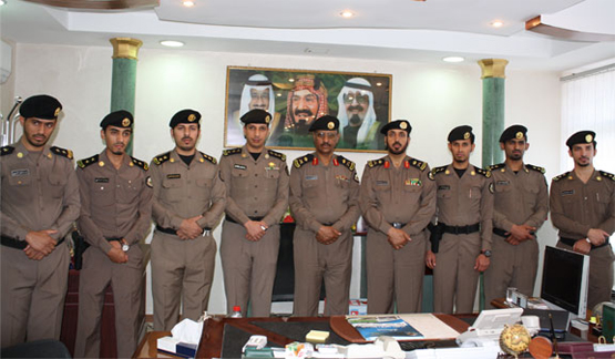 مدير شرطة المنطقة يقلد عدد من الضباط رتبهم الجديدة .. وعرعر اليوم تقدم التهنئة ( مرفق الاسماء )