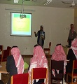 ثانوية الشيخ ابن باز تقيم دورة تدريبية في كيفية استخدام الوسيلة في التعليم