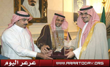 الامير نواف بن فيصل بن فهد يستقبل إدارة نادي عرعر وعضو الشرف الفعال / ناصر العديلي