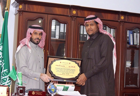 نائب رئيس بلدي ابن شريم يقدر جهده وتميز الدكتور محمد الوردة