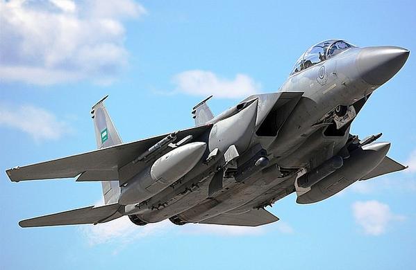 القوات السعودية تبدأ بقصف المواقع الحوثية في اليمن