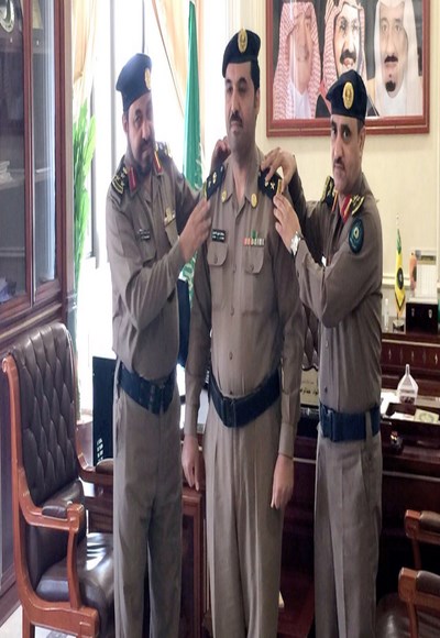 مدير الدفاع المدني بمنطقة الحدود الشمالية يقلد سلطان العنزي رتبة مقدم