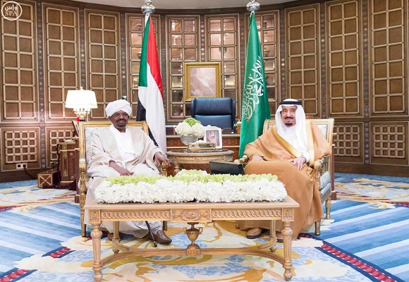 خادم الحرمين الشريفين يعقد اجتماعاً مع فخامة الرئيس السوداني