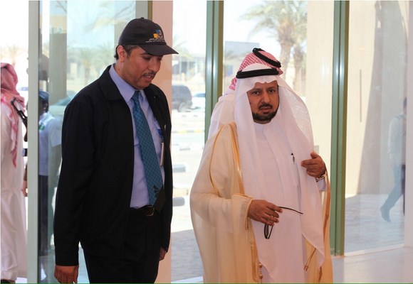 وكيل إمارة الحدود الشمالية يرعى تخريج دفعه من متدربي الكلية التقنية بعرعر