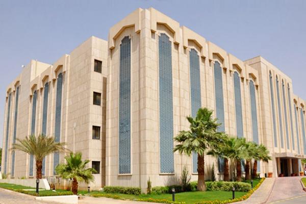 الخدمة : لايحق لخريجي الإنتساب التقديم على الوظائف التعليمية الحالية