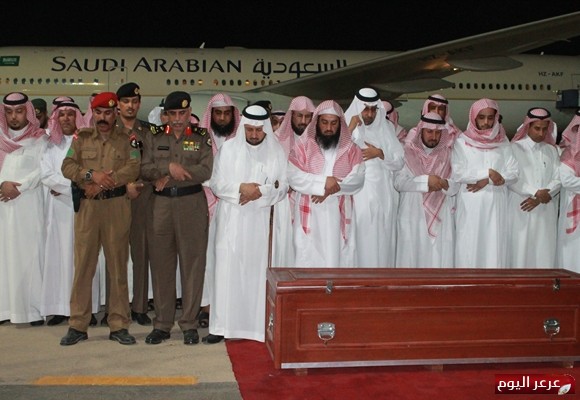 بالصور الحدود الشمالية تودع جثمان اميرها الراحل