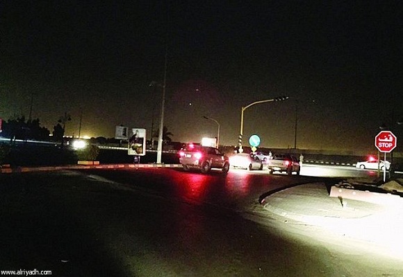 مقاول يتسبب بفصل الكهرباء على قرابة 600 مشترك في عرعر