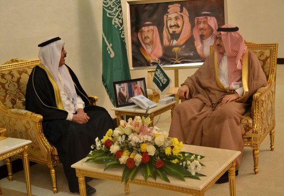 سمو أمير المنطقة يستقبل مدير فرع وزارة الخدمة المدنية