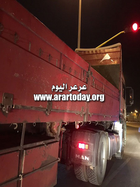 دخول الشاحنات الكبيرة في مدينة عرعر بوقت الذروة