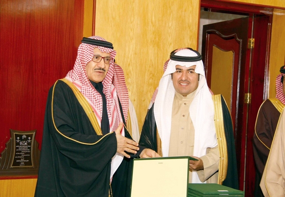 أمير الشمالية يلتقي رئيس مجلس البلدي بعرعر