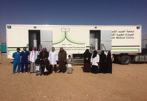 جامعة الحدود الشمالية تسير عيادات القافلة الطبية المتنقلة إلى هجرة السليمانية شرق عرعر