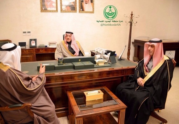 أمير الحدود الشمالية يلتقي أمين المنطقة ورئيس مجلس الغرفة التجارية الصناعية بالمنطقة