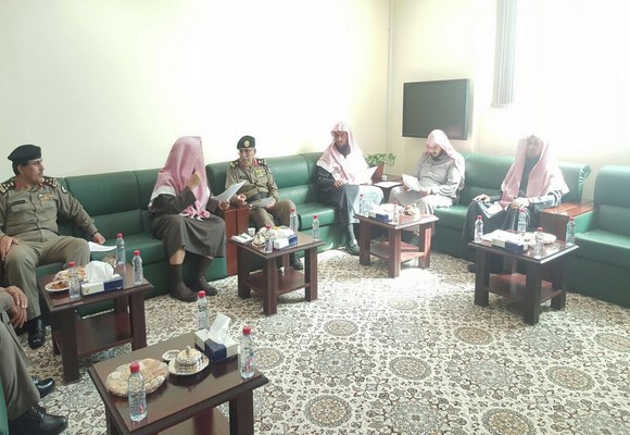رئيس المحاكم ومدير الشرطة بالمنطقة يبحثان مسألة تحضير الخصوم