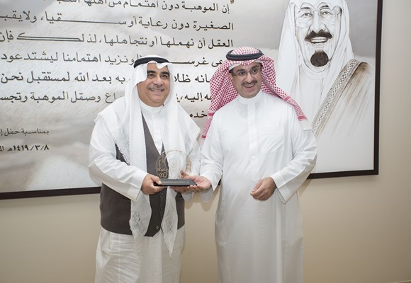 وزير التخطيط يزور مقر