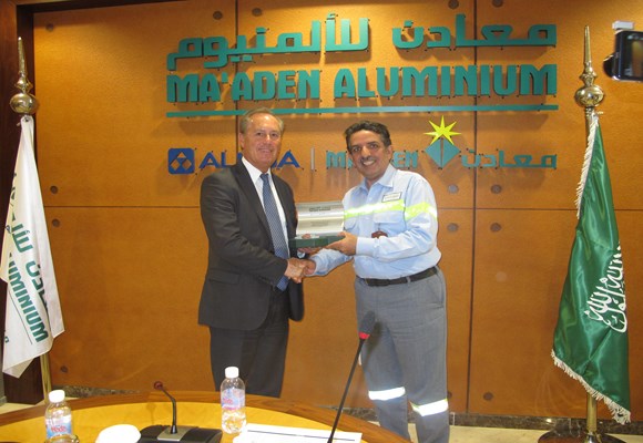 وفد تجاري فرنسي يطلع على مجمعات