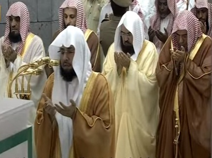 بالفيديو.. أقصر دعاء قنوت في صلاة القيام بالحرم المكي