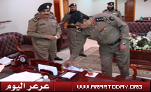 سعادة اللواء عبدالله عسيري وعدد من مسئولي الدفاع المدني يجرون عملية السحب على مسابقة الدفاع المدني بحضور صحيفة عرعر اليوم ( مرفق أسماء الفائزين )