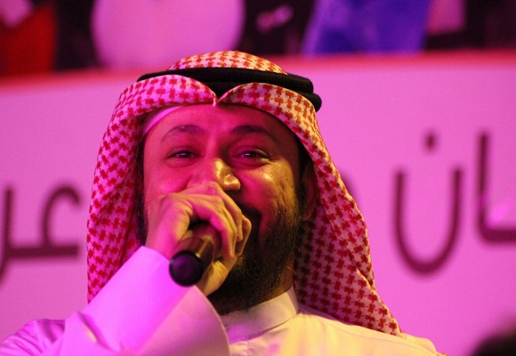 الضبعان يشعل مهرجان صيف عرعر 37 بصوته العذب