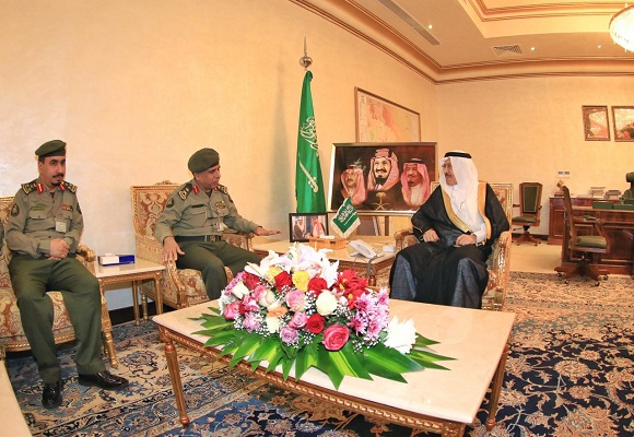 امير منطقة الحدود الشمالية يستقبل مدير عام الجوازات