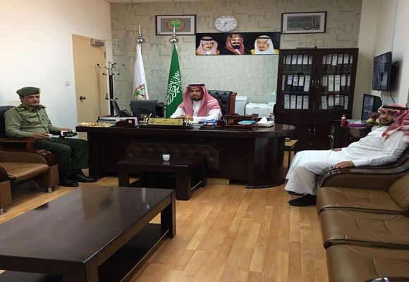 مدير العيادات التخصصية الشاملة يستقبل مدير ادارة الوافدين بجوازات الشمالية