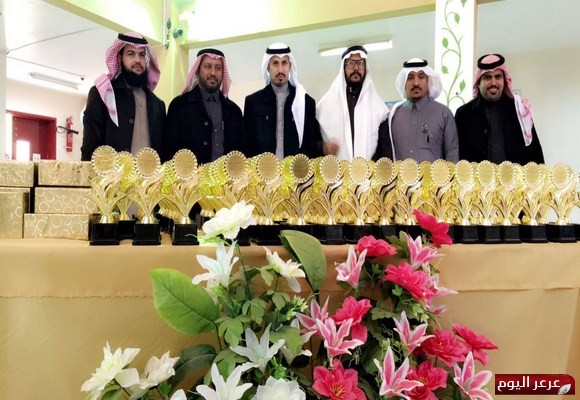 مجمع الضاحية التعليمي يبدع في تكريم المتميزين سلوكيا وعلميا