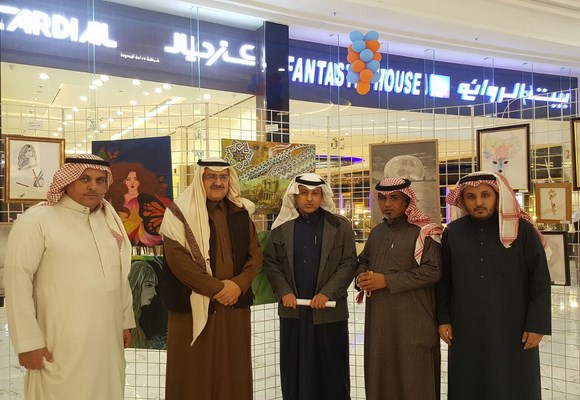 الفنان التشكيلي السلامة يزور معرض الفنون التشكيلية