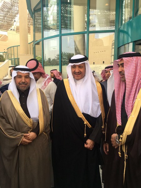 الأمير سلطان بن سلمان يُكرم م. الخليوي والدهمشي