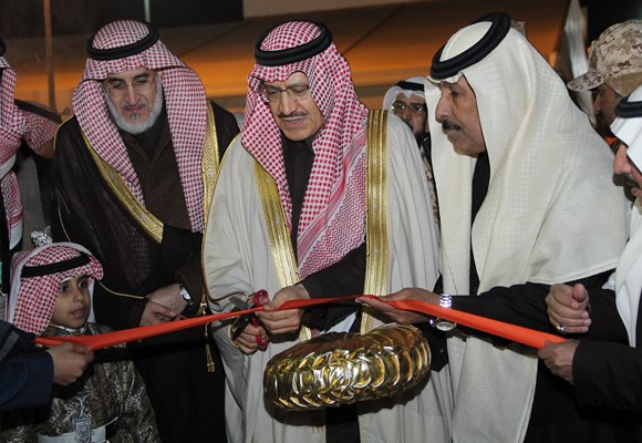 سمو الأمير مشعل يفتتح جناح منطقة الحدود الشمالية المشارك في مهرجان الجنادرية
