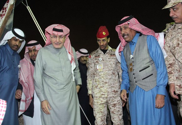بالصور ..صاحب السمو الأمير خالد بن عبدالله يزور جناح الشمالية