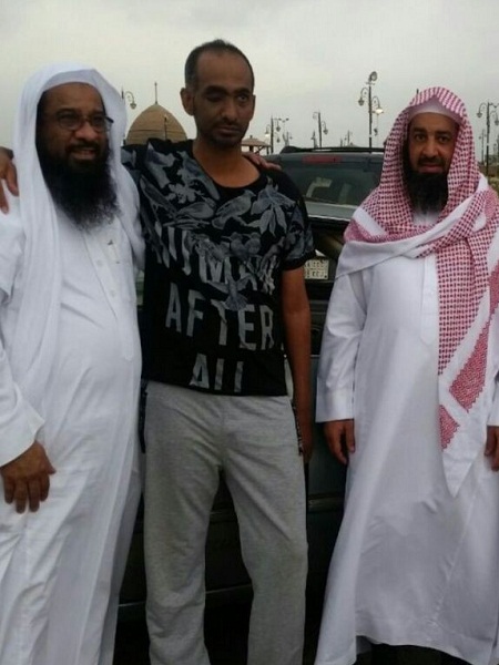 الشيخ عواد بن سبتي العنزي يزور المرابطين بالحد الجنوبي