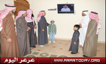 المواطنون بالشمالية تسمروا أمام الشاشات وهم يستمعون لكلمة الملك عبدالله...عرعر اليوم رصدت شعور المواطنين بعد خطاب الملك..دعاء للملك عبدالله و مباركة.. واحضان .. وبكاء