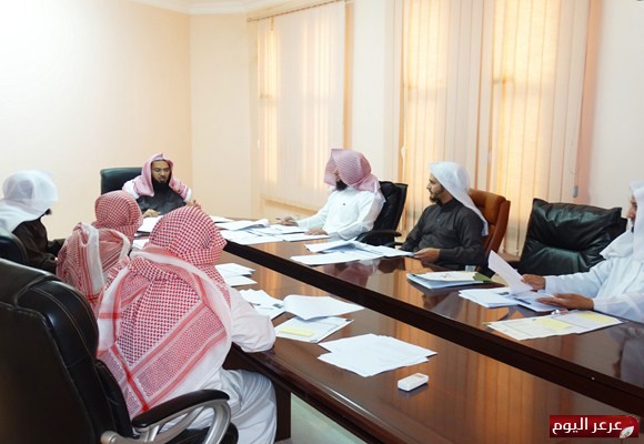 اللجنة العلمية بجمعية مثاني تقيم اجتماعها الثامن للعام 1438هـ