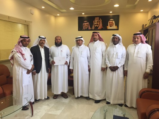 درس نموذجي للصف الأول الابتدائي في مدارس رياض الفكر الأهلية