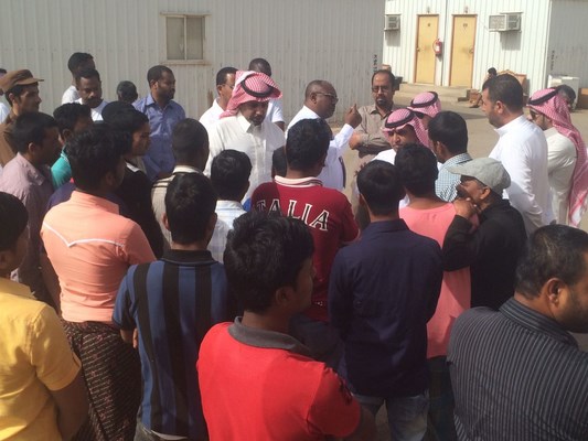 مكتب العمل ينهي توقف عمال لشركتين نظافة عن العمل