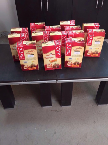 بلدية العويقيلة تضبط حلويات تم التلاعب في تاريخ صلاحيتها