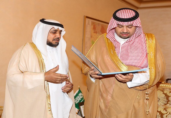 سمو أمير المنطقة يتبرع بثلاثة ملايين ريال للجنة الوطنية لرعاية السجناء تراحم