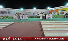 في اليوم الثاني لمهرجان صيف عرعر تخصيص مكان للنساء ... وفرقة ( حركات ) تقدم عروضها