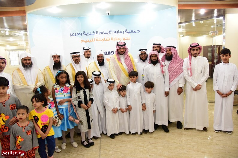 أمير الشمالية يعايد أيتام عرعر بدعم سخي
