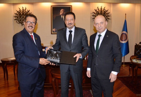 وفد جامعة الحدود الشمالية بتركيا برئاسة معالي مدير الجامعة يوقع اتفاقية تعاون وتبادل الخبرات الأكاديمية مع جامعة أنقرة