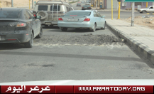 مطب اصطناعي يقاوم إحدى الشركات المنفذة لأعمال الطريق وتقوم بتركه بدون لوحات تحذيريه عقاباً له