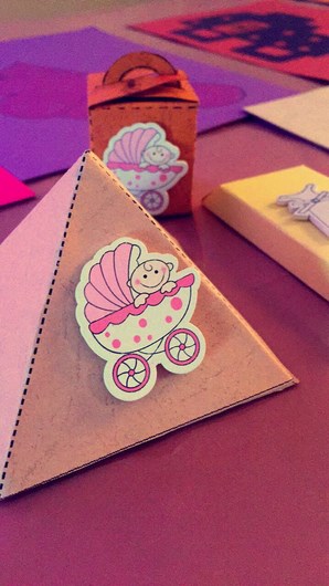 تقنية عرعر للبنات تفعل نشاط أفكار بتقديم الحلوى للمتدربات