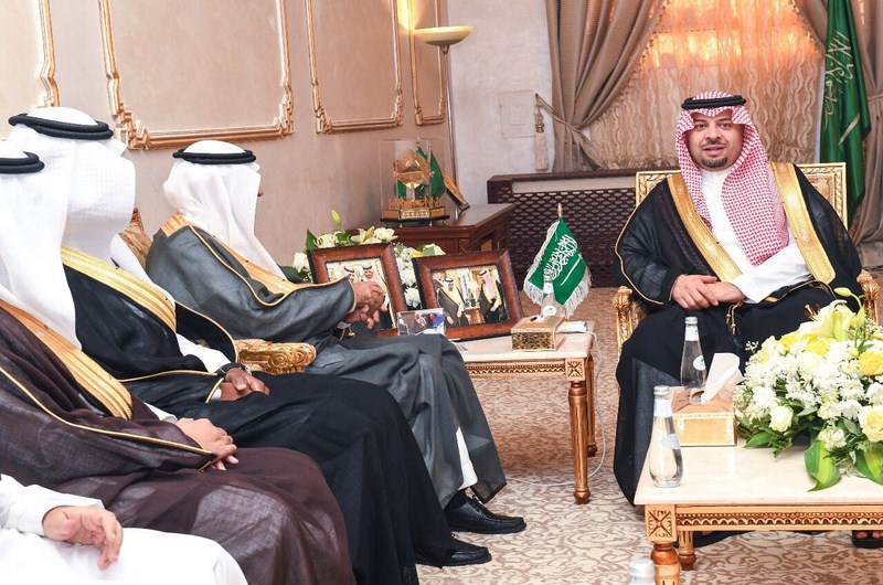 أمير الحدود الشمالية يوجه بانشاء فرع للهيئة في المنطقة ويقبل الرئاسة الفخرية لنادي هواة الطقس