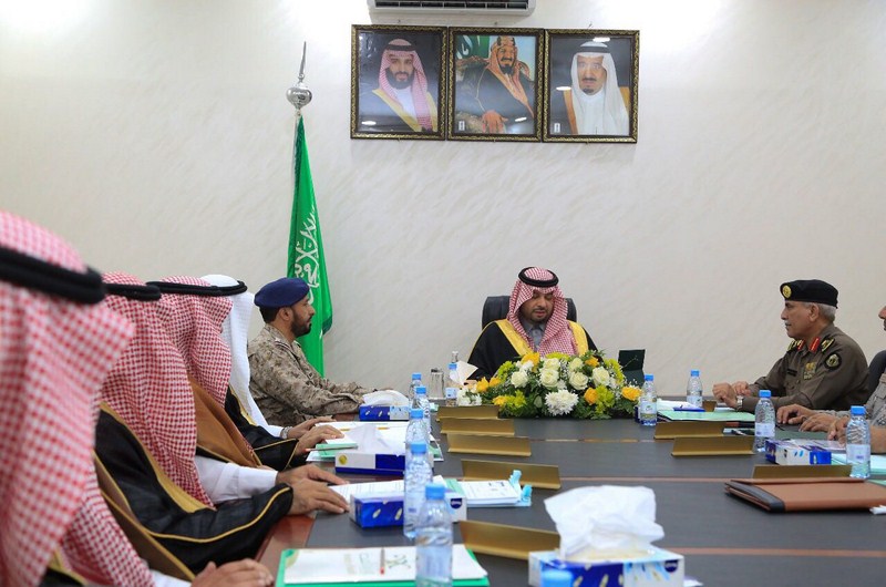 سمو أمير المنطقة يرأس اجتماع لجنة الدفاع المدني بالمنطقة