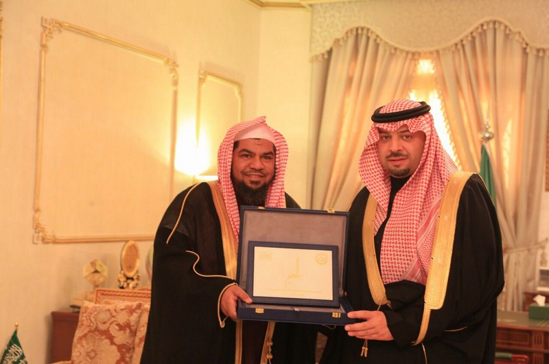 سمو أمير المنطقة يستقبل مدير فرع هيئة الأمر بالمعروف والنهي عن المنكر بالمنطقة