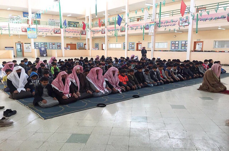 إقامة صلاة الاستسقاء في مدرسة الملك خالد الإبتدائية بعرعر