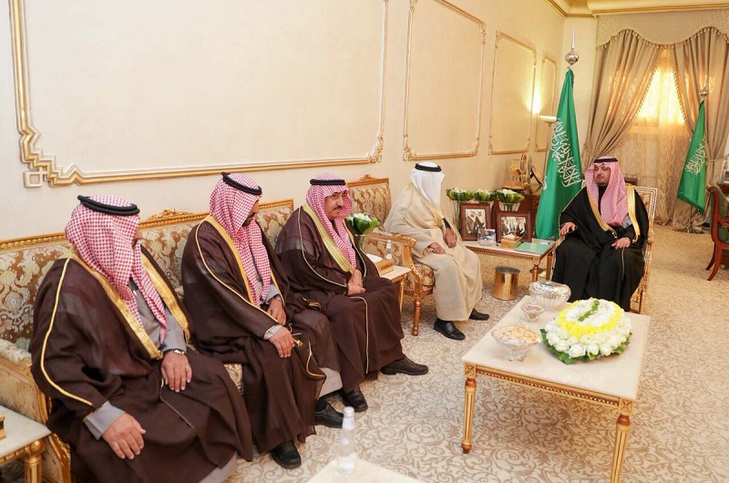 سمو أمير المنطقة يستقبل وكيل محافظة طريف وأعضاء المجلس المحلي