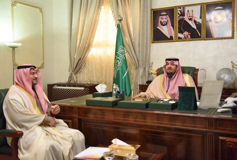 أمير الشمالية يشدد على أهمية تحسين الشبكة في بعض القرى والهجر في المنطقة .