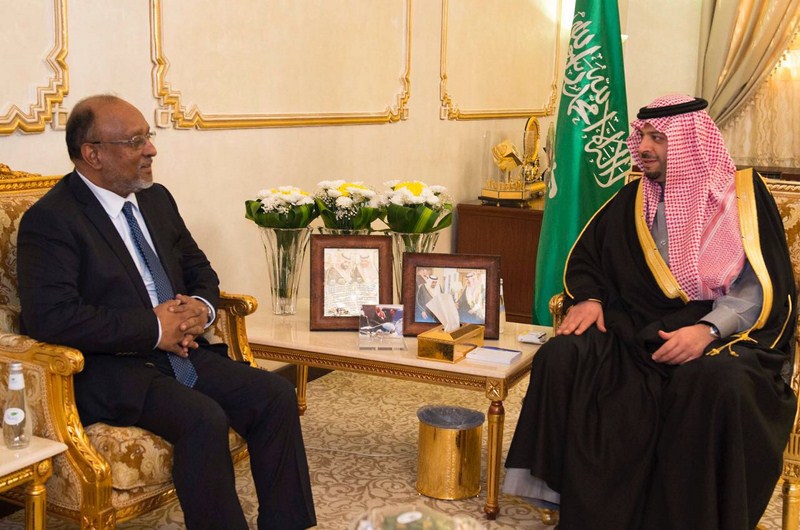 سمو أمير المنطقة يستقبل السفير البنجلاديشي لدى المملكة