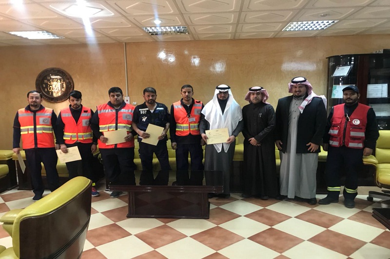 هيئة الهلال الأحمر بالشمالية تُكرم خمسة من موظفيه الفنيين