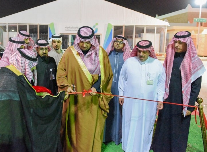 أمير الحدود الشمالية يفتتح جناح المنطقة في الجنادرية 32
